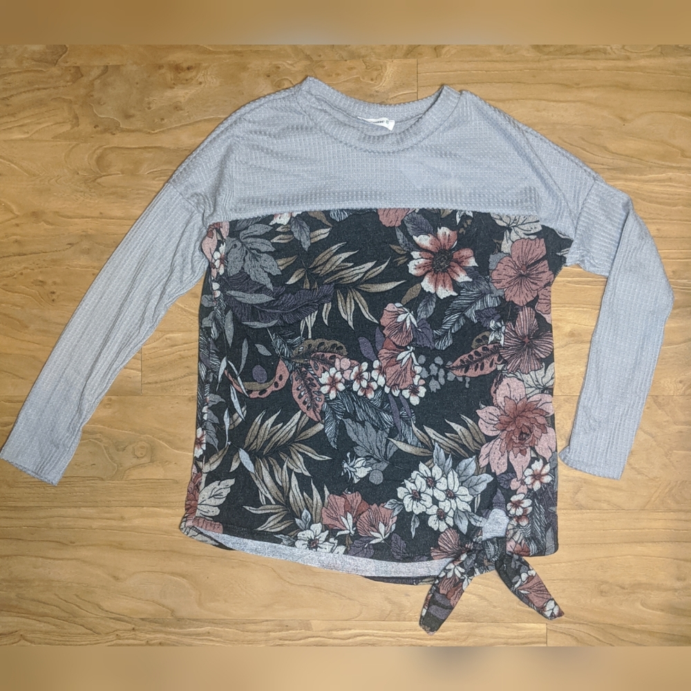 ee:some DUAL FABRIC SELF TIE HEM KNIT TOP - Picture 3 of 6